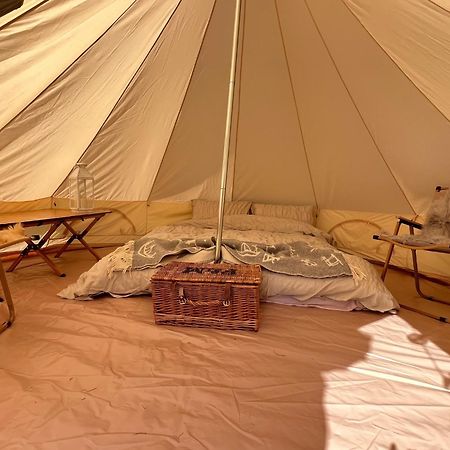 Bell Tent 4M Fossewold Farm Camping Moreton-in-Marsh Extérieur photo
