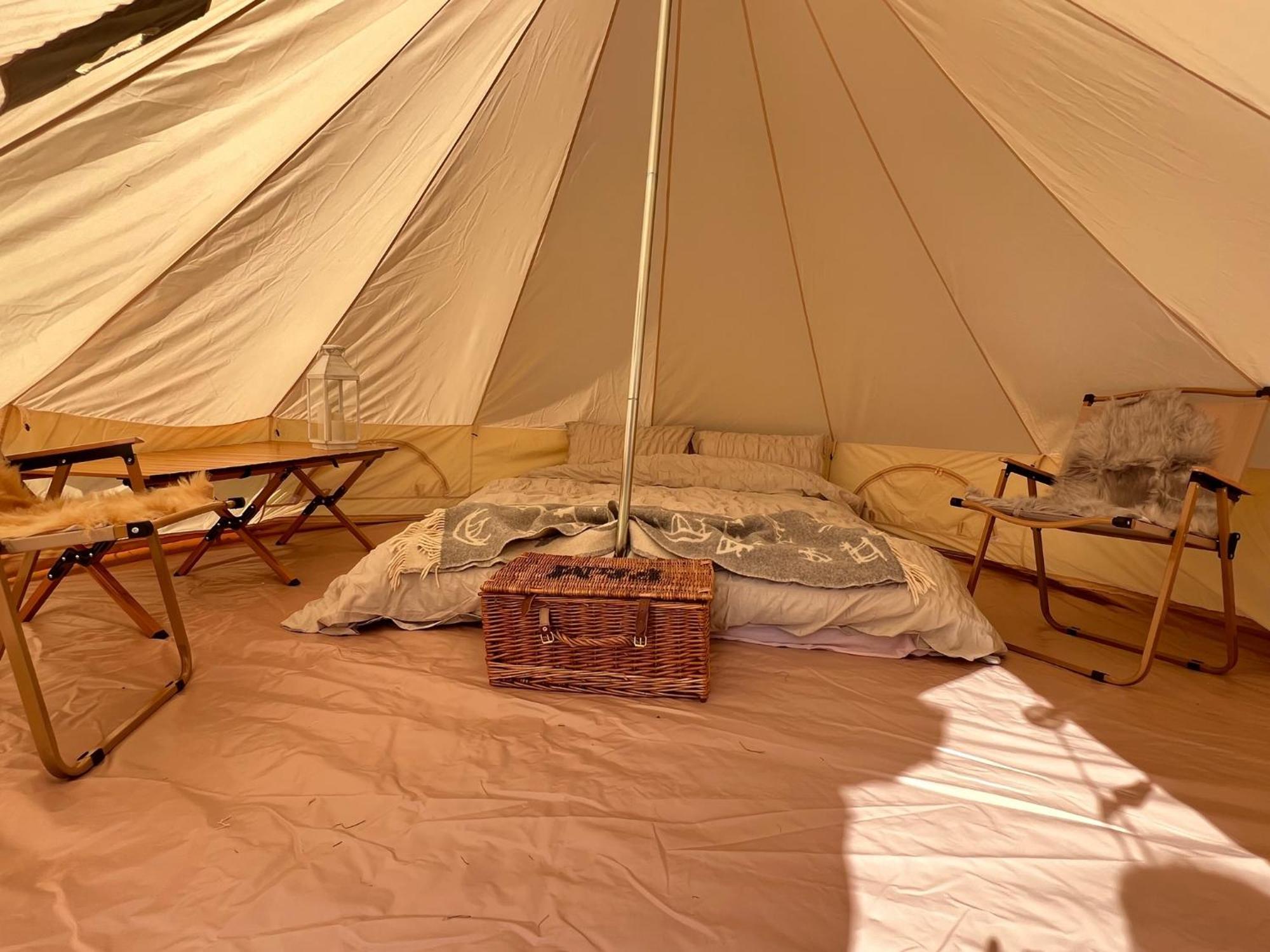 Bell Tent 4M Fossewold Farm Camping Moreton-in-Marsh Extérieur photo