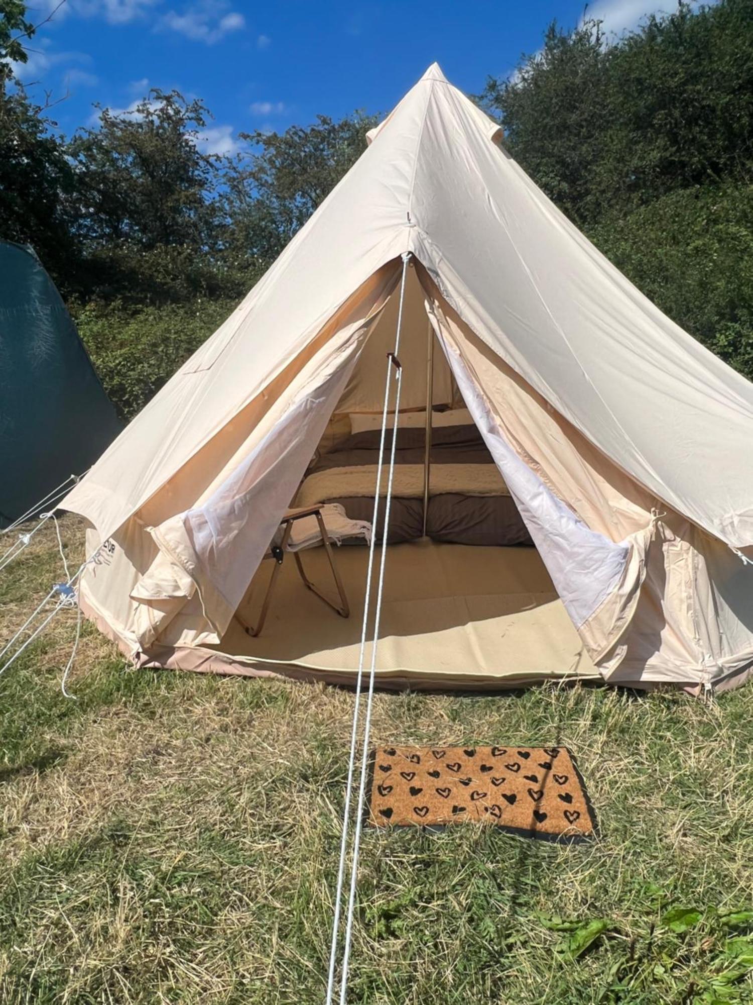 Bell Tent 4M Fossewold Farm Camping Moreton-in-Marsh Extérieur photo